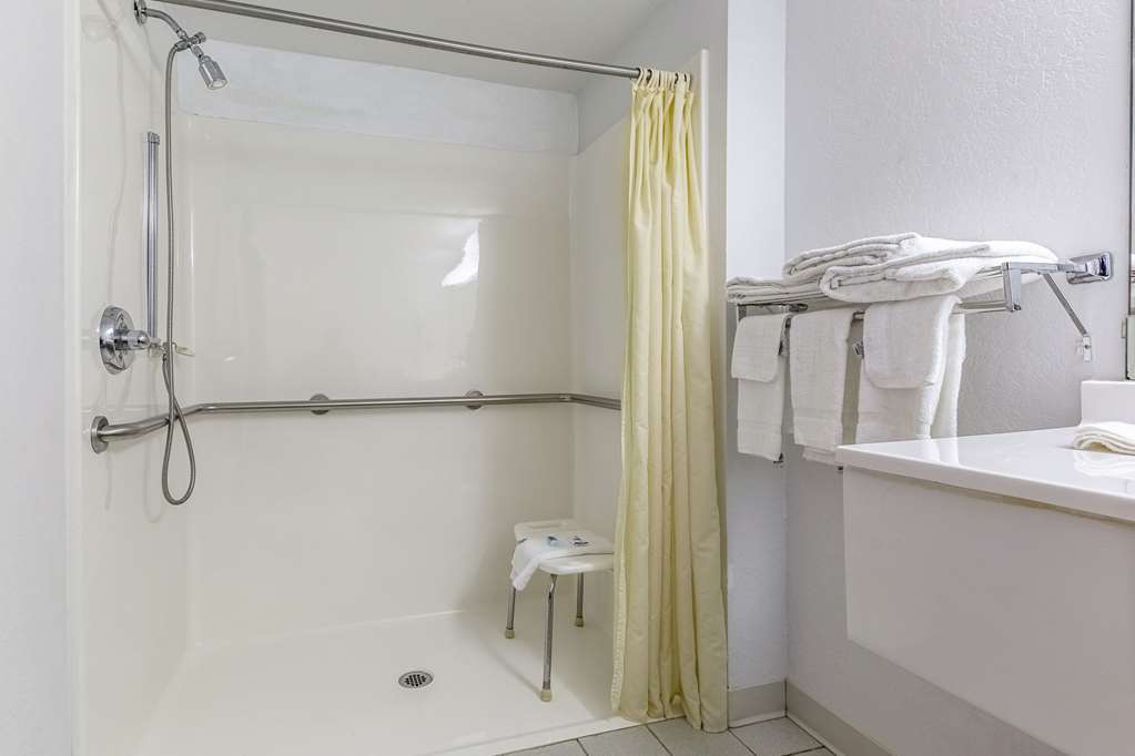 Amerivu Inn Harvest Estates New Hampton Zimmer foto